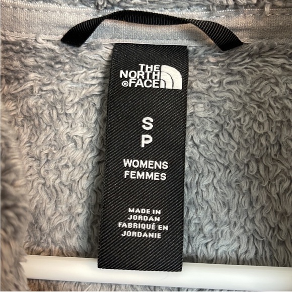 The North Face - Zip Up Soft Fuzzy Fleece New size small - Picture 4 of 6